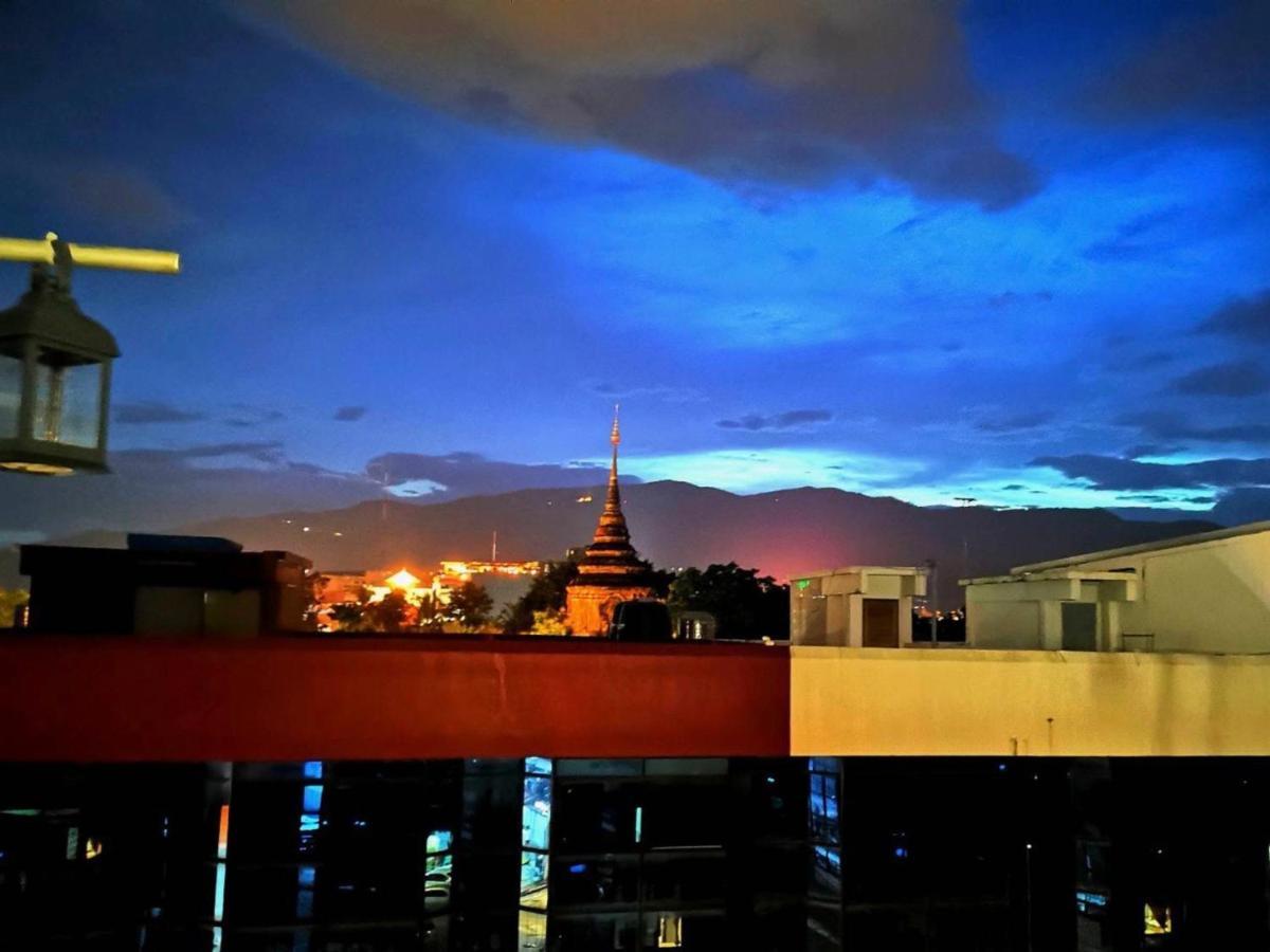 Newnormal Hotel Chiang Mai Buitenkant foto